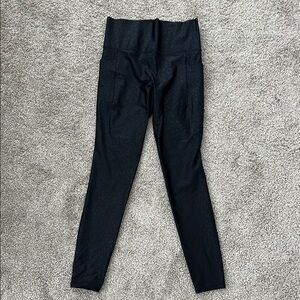 Athleta Salutation Stash Embossed 7/8 Tight